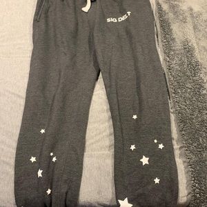 utees sig delt gray sweats with stars